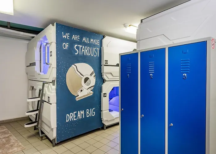 Space Home Hostel - Inner City